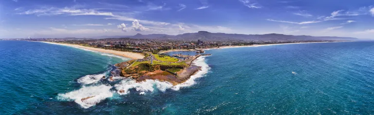 Wollongong harbour and lighthouse panoramic